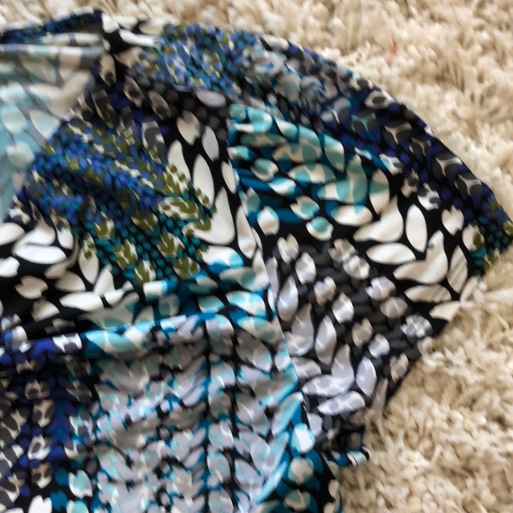 Blue/green patterned top - Picture 4 of 4